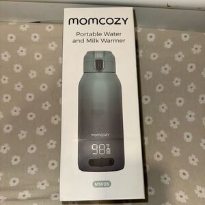 BNIB Momcozy Portable Water and Milk Warmer Bottle - Green